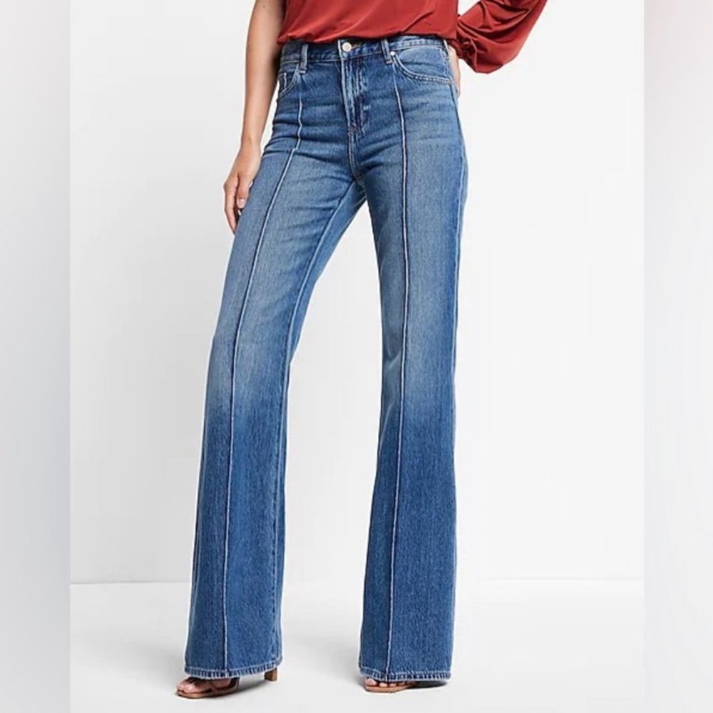 BNWT Express size 4 - Mid Rise Medium Wash Front Seamed 70s Flare Jeans